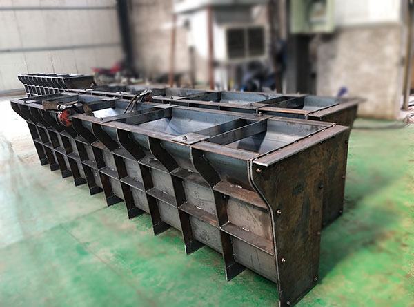 預(yù)制隔離墩鋼模具